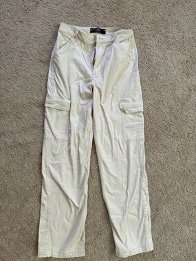 Hollister Cream Cargo Pants